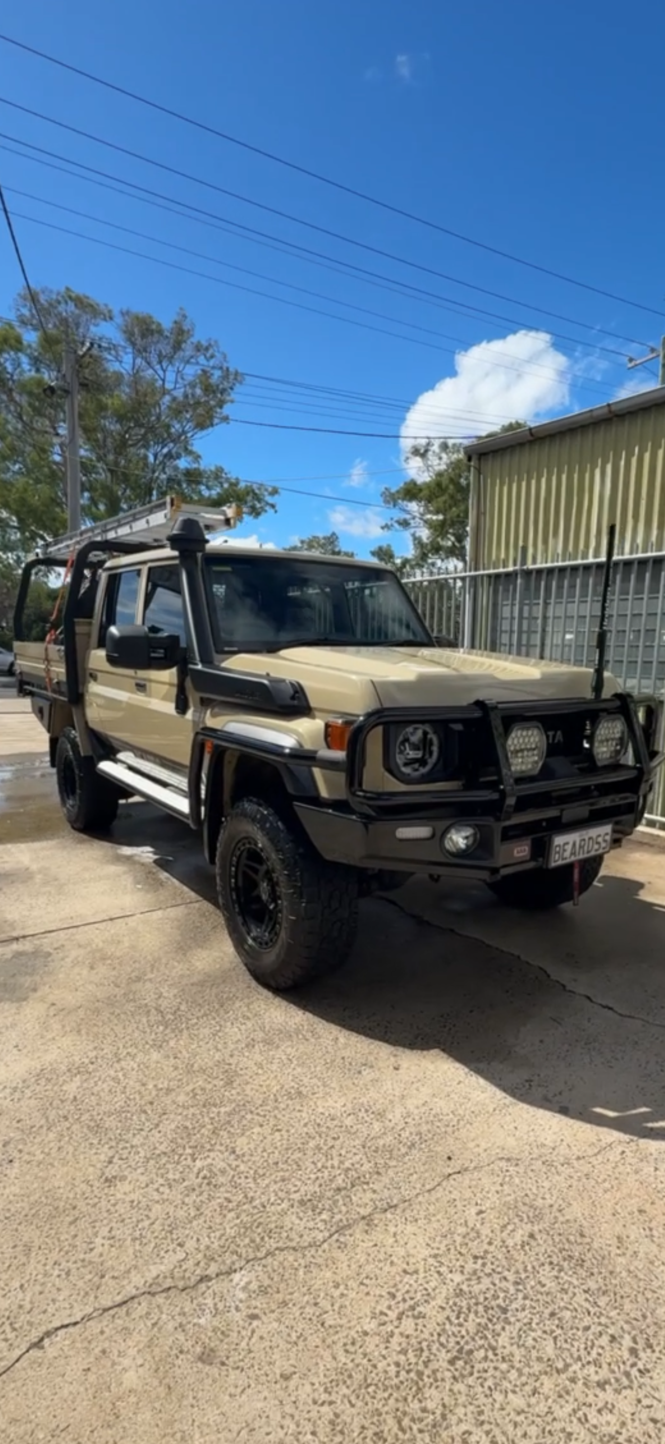 4WD exterior finish